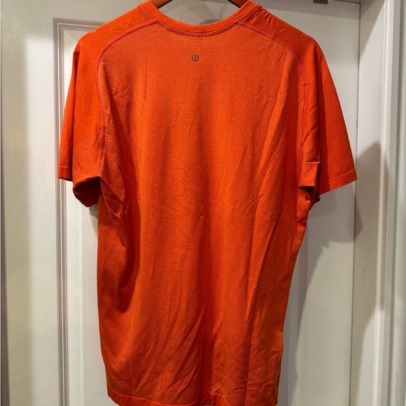 Lululemon metal vent tech t shirt - Picture 2 of 3